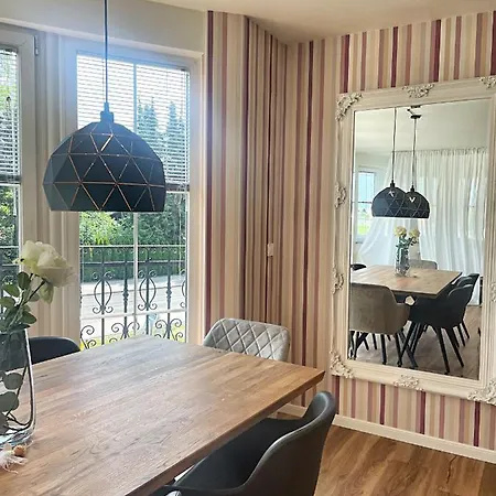 Апартаменты Urbana Luxury *