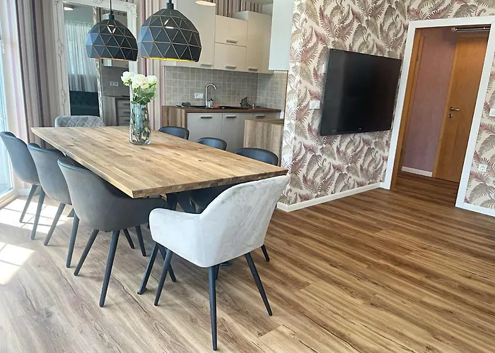 Urbana Luxury Лешче