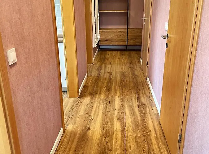 Апартаменты Urbana Luxury Лешче